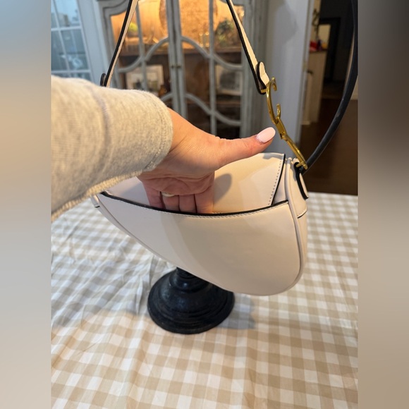 Cream Shoulder Bag saddle bag with Gold Accents- 🪞 - Picture 7 of 7